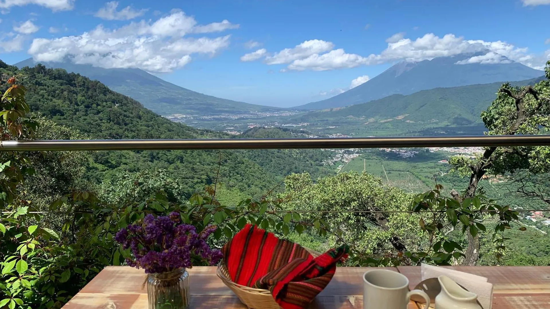 Finca El Tambor Nature Reserve, Lodging And Tours Antigua