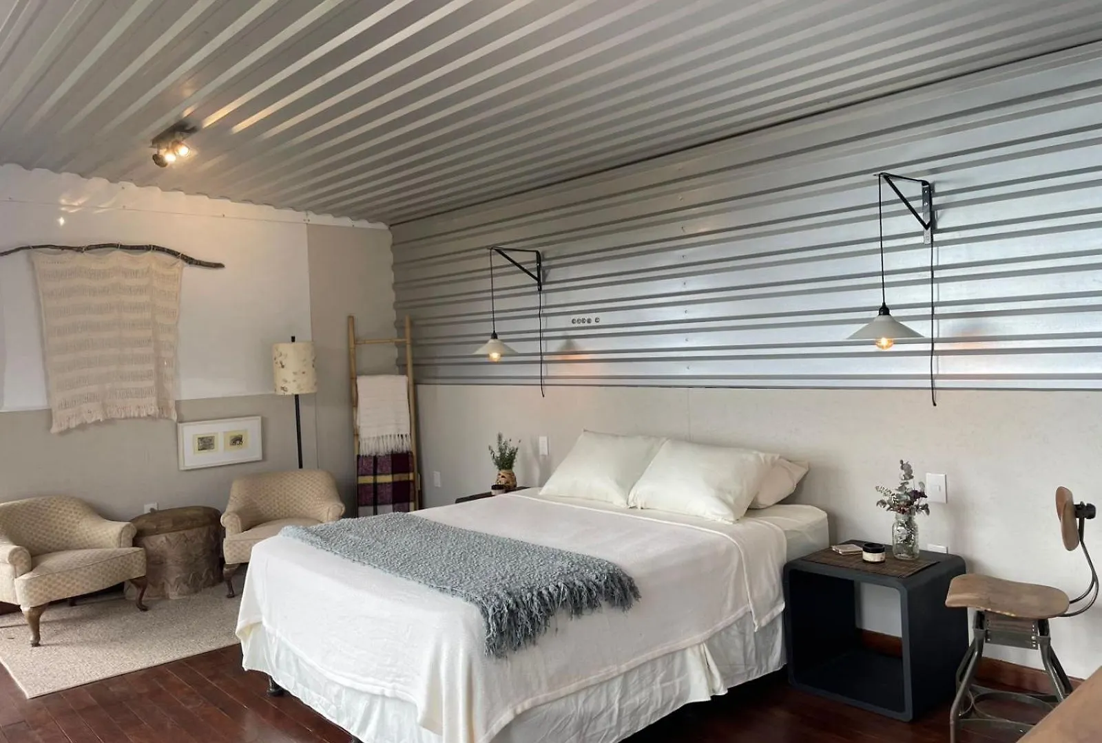 Finca El Tambor Nature Reserve, Lodging And Tours Antigua